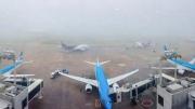 Reportan demoras y cancelaciones de vuelos en Aeroparque y Ezeiza por la niebla