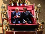 Carlos III y su prole reciben a Emmanuel y Brigitte Macron con toda la pompa y sellan el vínculo con Francia