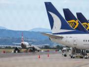 Tragedia en Italia: murió un hombre al ser succionado por el motor de un avión que estaba por despegar