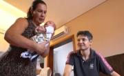 Fue mamá a los 63 años y reabrió el debate por la maternidad tardía: lo que dicen los expertos