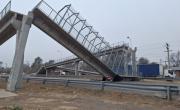 Córdoba: un camión chocó contra un puente, se derrumbó y provocó caos en una ruta nacional