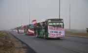 Vos me das alegría, yo te doy amor: los hinchas de Estudiantes se movilizaron a Avellaneda