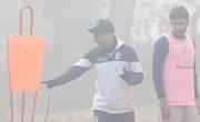 Con pleno sol pero tapado por la niebla, el Lobo entrenó en Estancia Chica