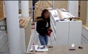 VIDEO.- En solo 20 segundos le robó a un carpintero que trabajaba en pleno centro de La Plata