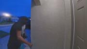 Detenidos dos adolescentes por polémico reto viral de TikTok: Door kicking challenge