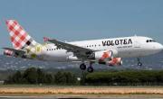 Un hombre murió al ser succionado por el motor de un avión en Italia