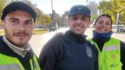 Preventores de la Ciudad y policías ayudaron a una mujer a dar a luz en la plaza Independencia