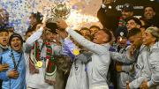 Vélez venció a Estudiantes, en medio de la niebla, y es campeón de la Supercopa Internacional