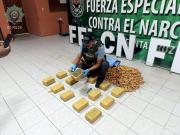 Secuestran en Santa Cruz 15 paquetes de droga ocultos dentro de una bolsa con oca