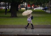 Tras la niebla y el frío vuelve el agua: ¿en qué provincias podría llover durante el feriado?