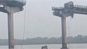 Tragedia en India: se derrumbó un puente y murieron nueve personas