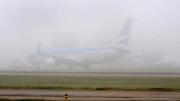 La niebla continúa afectando la visisibilidad en los aeropuertos y se registran demoras en Ezeiza y Aeroparque