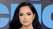 ¡Sin filtro! Becky G opina abiertamente sobre la política migratoria de Donald Trump