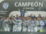 Bajo la niebla, Vélez venció a Estudiantes y empezó el segundo semestre como campeón de la Supercopa Internacional