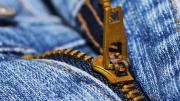¿Se te baja el cierre del pantalón?: utiliza un truco de costura en casa y revierte el problema
