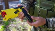 Con el uso de pistolas Taser la Policía de Mendoza controló a un hombre atrincherado