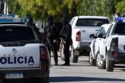 Un policía retirado ocasionó incidentes y daños, y amenazó a un trabajador