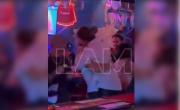 El video de Nico Vázquez y Mercedes Oviedo abrazados y bailando juntos en un bar