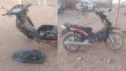 Dos hombres debieron ser trasladados tras chocar su moto contra un camión