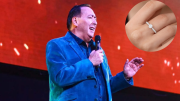 Otro “milagro” del pastor libertario en Chaco: convirtió un anillo de plástico en otro de diamantes