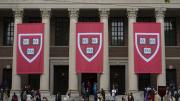 El gobierno de Trump exige a Harvard entregar datos de sus estudiantes extranjeros