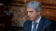 Luis Caputo acusó a la oposición de querer romper el equilibrio fiscal y amenazó con penalizarlos