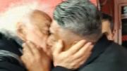 Un gesto viral que volvió a repetirse: el beso entre Guillermo Coppola y el Chiqui Tapia