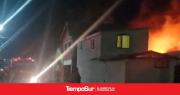 Incendio afecto a un obrador y dos casas vecinas