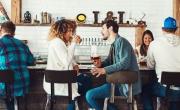 ¿Punto medio o alguien se acerca? Cómo proponer un lugar para una cita