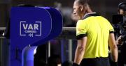 Como en el Mundial de Clubes, los árbitros del fútbol argentino deberán anunciar sus decisiones tras revisar el VAR