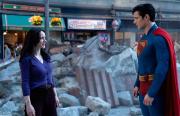 'Superman' renace como una autoparodia con exceso de humor
