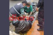 Violento accidente en el barrio Borges: motociclista sufrió una fractura expuesta (VIDEO)