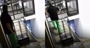 VIDEO IMPACTANTE: Hombre sufrió graves heridas tras colapsar el suelo de un gastrobar en Colombia
