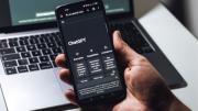 Avanza la era del “buscar conversando”: la IA revoluciona la forma de acceder a la información