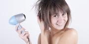 Para qué sirve realmente el aire frío del secador de pelo y cómo aprovecharlo