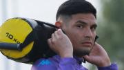 ¿Debuta el domingo? Salas se entrenó con el plantel y se prepara para el juego ante Platense