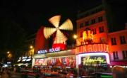 Volvieron a girar las aspas del Moulin Rouge