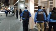 Allanamientos en pleno centro de Neuquén al dueño del polémico edificio del bajo