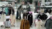 Una famosa tienda de ropa cierra más de 200 locales por el furor de compras en China
