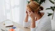 Qué significa olvidarse el nombre de las personas, según la psicología