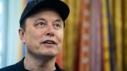 Grok 4, la inteligencia artificial de X, consulta las posturas de Elon Musk antes de responder
