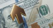 Dólar blue desafía los $1300: ¿qué lo impulsa en medio del conflicto político y temor a mayor volatilidad?