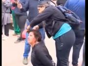 Castigaron y humillaron a una mujer argentina en Bolivia luego de acusarla de robo