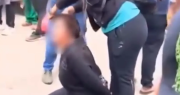 Brutal escrache a una mechera argentina en Bolivia: Mirá qué le hicieron