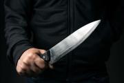 Golpeó, amenazó con un cuchillo y le robó el celular a un joven de 19 años