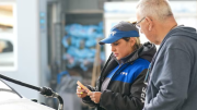 Los clientes aprovechan el precio nocturno de YPF pero por ahora no compran más combustible que antes