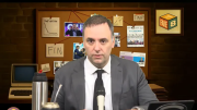 “Fake, 7, 8”: Manuel Adorni lanzó su propio programa para atacar a periodistas