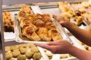 Sube el precio de la docena de facturas y algunos panaderos analizan dejar de fabricarlas