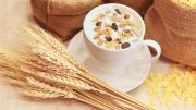 No es una receta de cocina: esto hace la avena con miel en tu piel