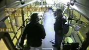 Tras atacar a una mujer, está a cargo de un taller con chicos